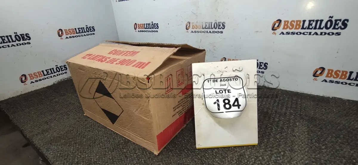 LOTE 184 - 01 CAIXA COM 12 REMOVEDORES DE TINTAS E TEXTURAS DE 900ML CADA. (NO ESTADO) ATENÇÃO! FAZER A VISITAÇÃO ANTES DE ARREMATAR, NÃO SABEMOS SE FUNCIONA, LEILÃO NÃO TEM GARANTIA E NEM DEVOLUÇÃO, SUJEITO A POSSÍVEIS AVARIAS VISÍVEIS/OCULTAS E/OU AUSÊNCIA DE COMPONENTES.
