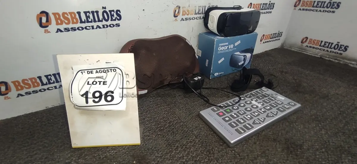 LOTE 196 - 01 ÓCULOS DE REALIDADE VIRTUAL MODELO GEAR VR MARCA SAMSUNG, 01 CONTROLE REMOTO UNIVERSAL JUMBO MARCA INNOVAGE E 01 MASSAGEADOR DE NUCA. (NO ESTADO) ATENÇÃO! FAZER A VISITAÇÃO ANTES DE ARREMATAR, NÃO SABEMOS SE FUNCIONA, LEILÃO NÃO TEM GARANTIA E NEM DEVOLUÇÃO, SUJEITO A POSSÍVEIS AVARIAS VISÍVEIS/OCULTAS E/OU AUSÊNCIA DE COMPONENTES.