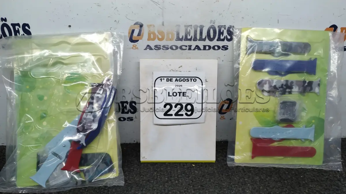 LOTE 229 - 02 RELÓGIOS INTELIGENTES COM 05 PULSEIRAS. (NO ESTADO) ATENÇÃO! FAZER A VISITAÇÃO ANTES DE ARREMATAR, NÃO SABEMOS SE FUNCIONA, LEILÃO NÃO TEM GARANTIA E NEM DEVOLUÇÃO, SUJEITO A POSSÍVEIS AVARIAS VISÍVEIS/OCULTAS E/OU AUSÊNCIA DE COMPONENTES.