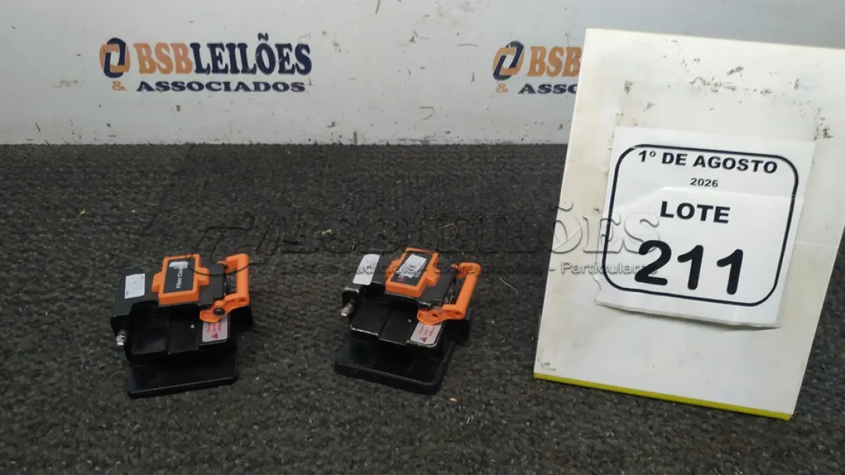 LOTE 211 - 02 CLIVADORES DE FIBRA ÓTICA. (NO ESTADO) ATENÇÃO! FAZER A VISITAÇÃO ANTES DE ARREMATAR, NÃO SABEMOS SE FUNCIONA, LEILÃO NÃO TEM GARANTIA E NEM DEVOLUÇÃO, SUJEITO A POSSÍVEIS AVARIAS VISÍVEIS/OCULTAS E/OU AUSÊNCIA DE COMPONENTES.