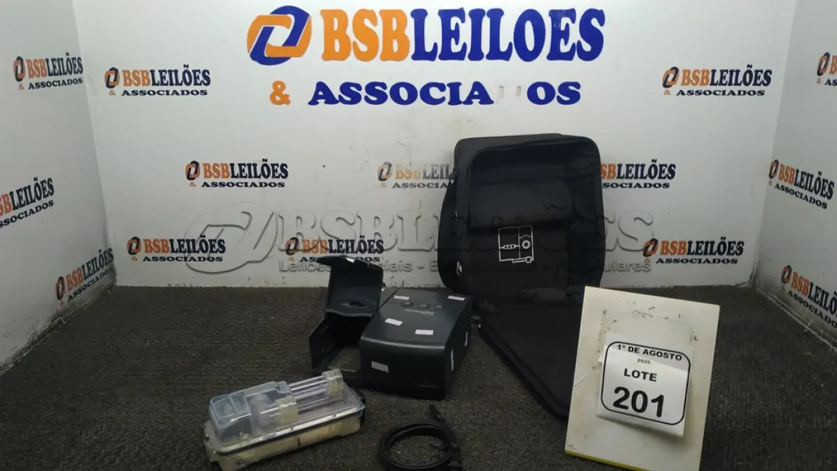 LOTE 201 - 01 APARELHO DE CPAP DA LINHA RESPIRONICS M-SERIES. (NO ESTADO) ATENÇÃO! FAZER A VISITAÇÃO ANTES DE ARREMATAR, NÃO SABEMOS SE FUNCIONA, LEILÃO NÃO TEM GARANTIA E NEM DEVOLUÇÃO, SUJEITO A POSSÍVEIS AVARIAS VISÍVEIS/OCULTAS E/OU AUSÊNCIA DE COMPONENTES.