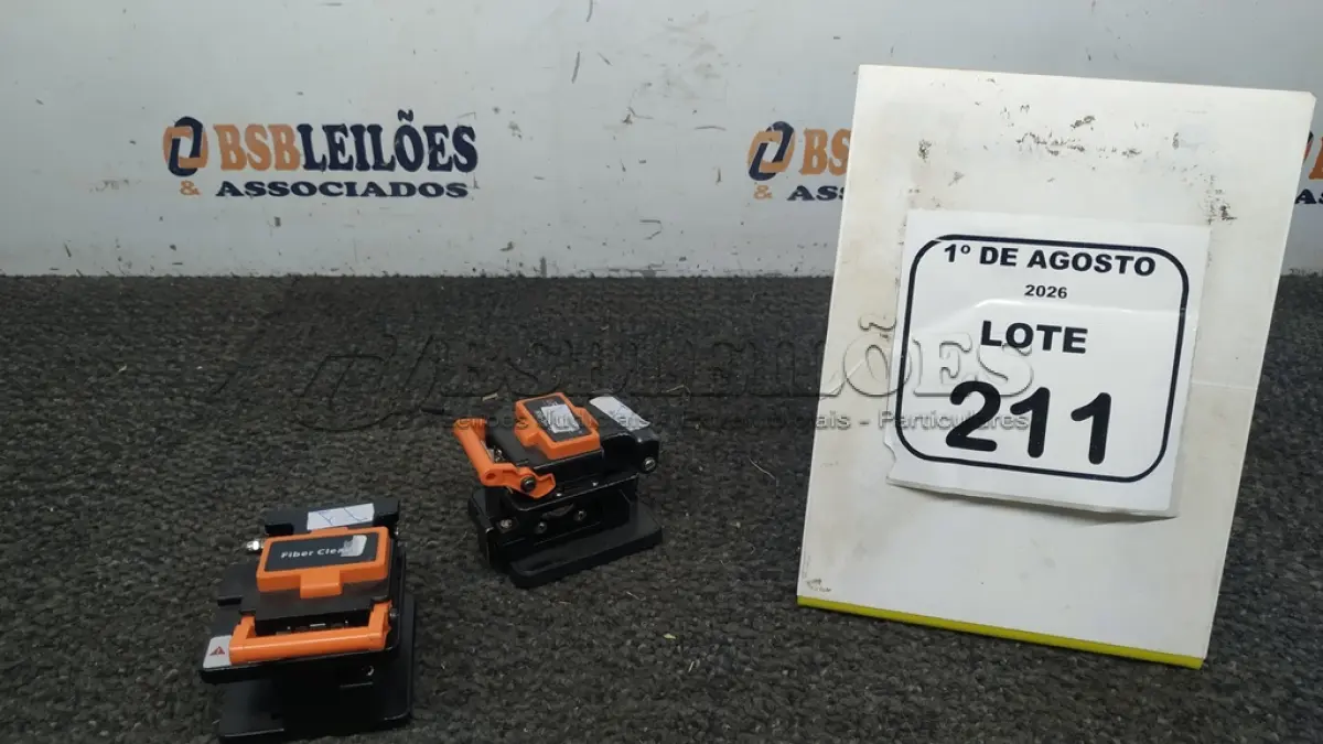 LOTE 211 - 02 CLIVADORES DE FIBRA ÓTICA. (NO ESTADO) ATENÇÃO! FAZER A VISITAÇÃO ANTES DE ARREMATAR, NÃO SABEMOS SE FUNCIONA, LEILÃO NÃO TEM GARANTIA E NEM DEVOLUÇÃO, SUJEITO A POSSÍVEIS AVARIAS VISÍVEIS/OCULTAS E/OU AUSÊNCIA DE COMPONENTES.