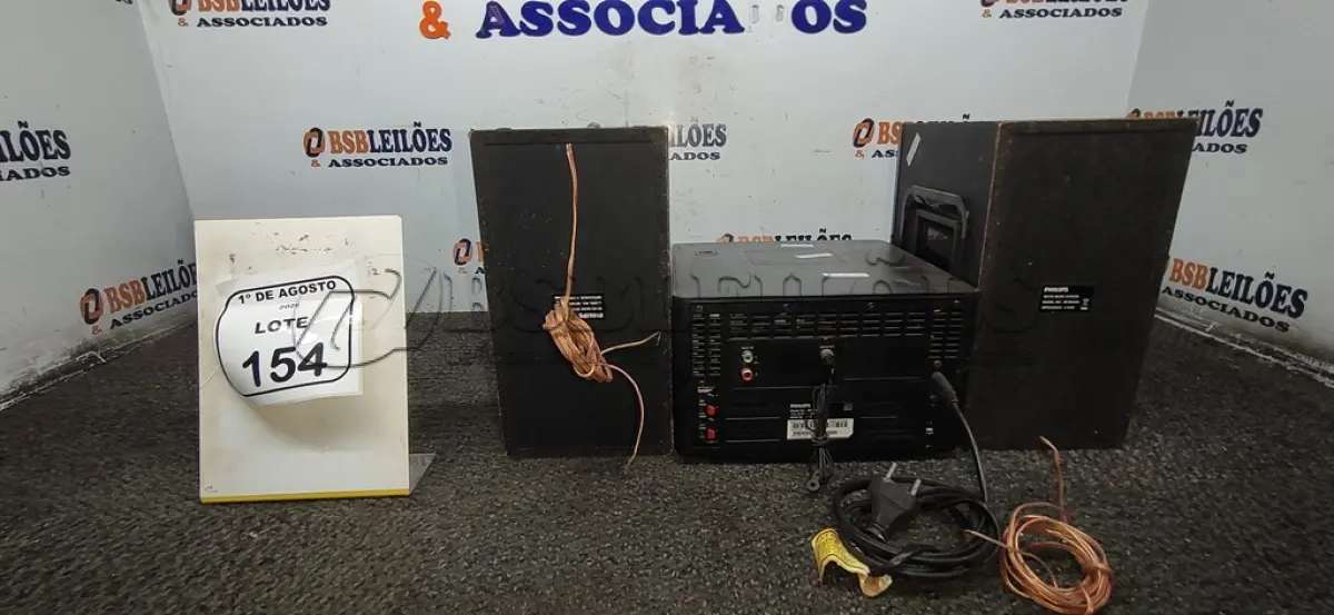 LOTE 154 - 01 MICRO SYSTEM MODELO MCM300 COM 02 CAIXAS MARCA PHILIPS. (NO ESTADO) ATENÇÃO! FAZER A VISITAÇÃO ANTES DE ARREMATAR, NÃO SABEMOS SE FUNCIONA, LEILÃO NÃO TEM GARANTIA E NEM DEVOLUÇÃO, SUJEITO A POSSÍVEIS AVARIAS VISÍVEIS/OCULTAS E/OU AUSÊNCIA DE COMPONENTES.