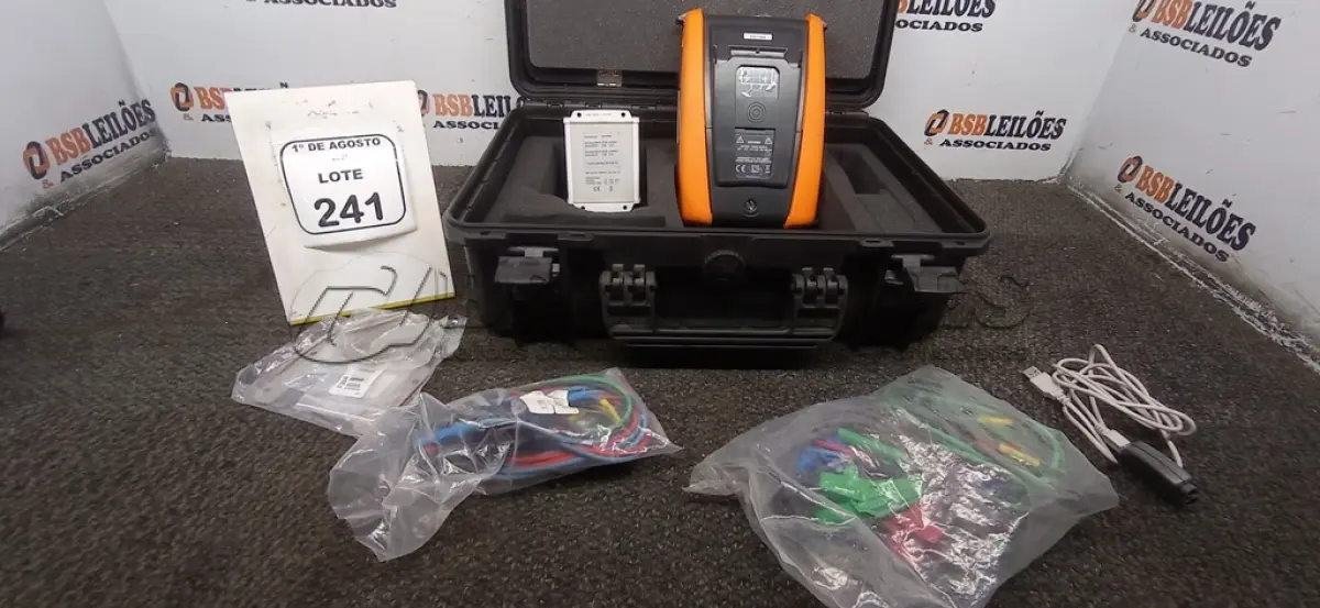 LOTE 241 - 01 TRAÇADOR CURVA IV 500W 1500V MARCA HT. (NO ESTADO) ATENÇÃO! FAZER A VISITAÇÃO ANTES DE ARREMATAR, NÃO SABEMOS SE FUNCIONA, LEILÃO NÃO TEM GARANTIA E NEM DEVOLUÇÃO, SUJEITO A POSSÍVEIS AVARIAS VISÍVEIS/OCULTAS E/OU AUSÊNCIA DE COMPONENTES.