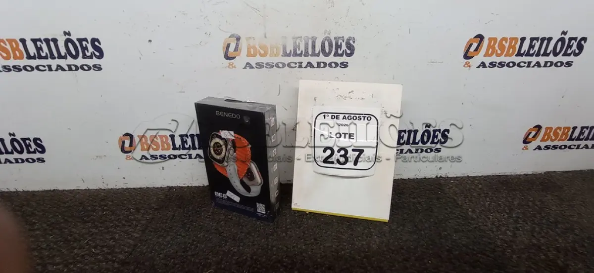 LOTE 237 - 01 SMART WATCH MODELO BE8 ULTRA MINI MARCA BENEDO. (NO ESTADO) ATENÇÃO! FAZER A VISITAÇÃO ANTES DE ARREMATAR, NÃO SABEMOS SE FUNCIONA, LEILÃO NÃO TEM GARANTIA E NEM DEVOLUÇÃO, SUJEITO A POSSÍVEIS AVARIAS VISÍVEIS/OCULTAS E/OU AUSÊNCIA DE COMPONENTES.