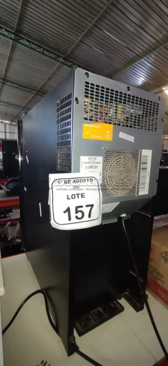 LOTE 157 - 01 ADEGA DE VINHOS 220V MARCA BRASTEMP. (NO ESTADO) ATENÇÃO! FAZER A VISITAÇÃO ANTES DE ARREMATAR, NÃO SABEMOS SE FUNCIONA, LEILÃO NÃO TEM GARANTIA E NEM DEVOLUÇÃO, SUJEITO A POSSÍVEIS AVARIAS VISÍVEIS/OCULTAS E/OU AUSÊNCIA DE COMPONENTES.