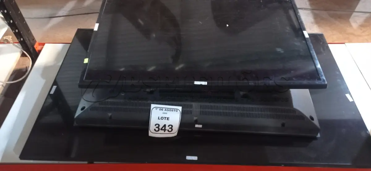 LOTE 343 - 03 TVS DE TAMANHOS DIVERSOS PARA RETIRADA DE PEÇAS. (NO ESTADO) ATENÇÃO! FAZER A VISITAÇÃO ANTES DE ARREMATAR, NÃO SABEMOS SE FUNCIONA, LEILÃO NÃO TEM GARANTIA E NEM DEVOLUÇÃO, SUJEITO A POSSÍVEIS AVARIAS VISÍVEIS/OCULTAS E/OU AUSÊNCIA DE COMPONENTES.