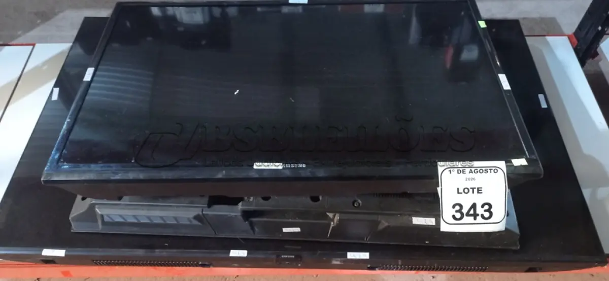 LOTE 343 - 03 TVS DE TAMANHOS DIVERSOS PARA RETIRADA DE PEÇAS. (NO ESTADO) ATENÇÃO! FAZER A VISITAÇÃO ANTES DE ARREMATAR, NÃO SABEMOS SE FUNCIONA, LEILÃO NÃO TEM GARANTIA E NEM DEVOLUÇÃO, SUJEITO A POSSÍVEIS AVARIAS VISÍVEIS/OCULTAS E/OU AUSÊNCIA DE COMPONENTES.