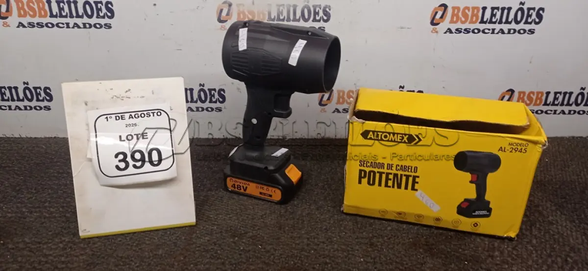 LOTE 390 - 01 SECADOR DE CABELO POTENTE MARCA ALTOMEX. (NO ESTADO) ATENÇÃO! FAZER A VISITAÇÃO ANTES DE ARREMATAR, NÃO SABEMOS SE FUNCIONA, LEILÃO NÃO TEM GARANTIA E NEM DEVOLUÇÃO, SUJEITO A POSSÍVEIS AVARIAS VISÍVEIS/OCULTAS E/OU AUSÊNCIA DE COMPONENTES.