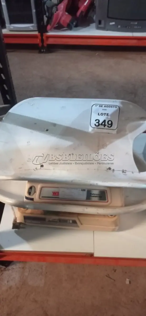 LOTE 349 - 02 BALANÇAS PEDIÁTRICAS. (NO ESTADO) ATENÇÃO! FAZER A VISITAÇÃO ANTES DE ARREMATAR, NÃO SABEMOS SE FUNCIONA, LEILÃO NÃO TEM GARANTIA E NEM DEVOLUÇÃO, SUJEITO A POSSÍVEIS AVARIAS VISÍVEIS/OCULTAS E/OU AUSÊNCIA DE COMPONENTES.