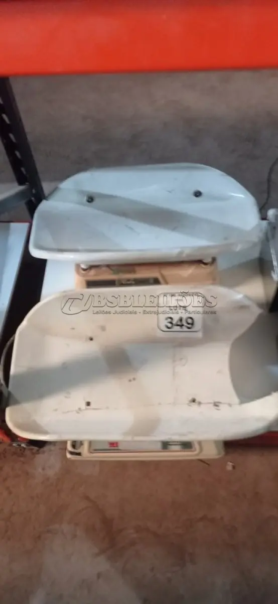 LOTE 349 - 02 BALANÇAS PEDIÁTRICAS. (NO ESTADO) ATENÇÃO! FAZER A VISITAÇÃO ANTES DE ARREMATAR, NÃO SABEMOS SE FUNCIONA, LEILÃO NÃO TEM GARANTIA E NEM DEVOLUÇÃO, SUJEITO A POSSÍVEIS AVARIAS VISÍVEIS/OCULTAS E/OU AUSÊNCIA DE COMPONENTES.