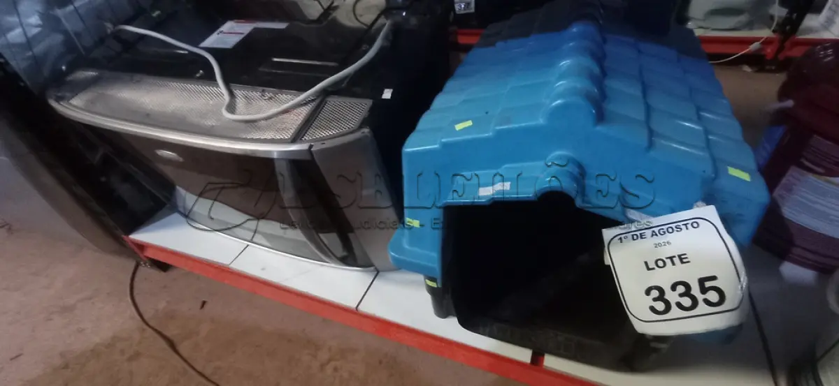 LOTE 335 - 01 MICRO-ONDAS MARCA WHIRPOOL E 01 CASINHA DE CACHORRO. (NO ESTADO) ATENÇÃO! FAZER A VISITAÇÃO ANTES DE ARREMATAR, NÃO SABEMOS SE FUNCIONA, LEILÃO NÃO TEM GARANTIA E NEM DEVOLUÇÃO, SUJEITO A POSSÍVEIS AVARIAS VISÍVEIS/OCULTAS E/OU AUSÊNCIA DE COMPONENTES.