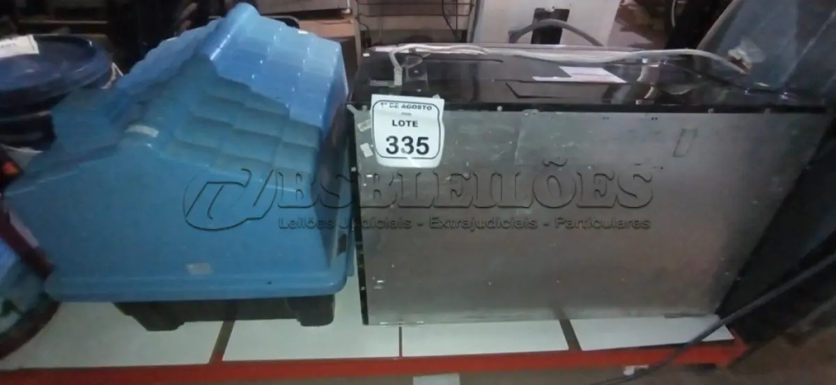 LOTE 335 - 01 MICRO-ONDAS MARCA WHIRPOOL E 01 CASINHA DE CACHORRO. (NO ESTADO) ATENÇÃO! FAZER A VISITAÇÃO ANTES DE ARREMATAR, NÃO SABEMOS SE FUNCIONA, LEILÃO NÃO TEM GARANTIA E NEM DEVOLUÇÃO, SUJEITO A POSSÍVEIS AVARIAS VISÍVEIS/OCULTAS E/OU AUSÊNCIA DE COMPONENTES.