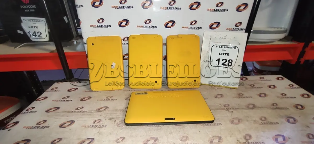 LOTE 128 - 04 TABLETS DE MARCAS E MODELOS DIVERSOS SEM FONTE. (NO ESTADO) ATENÇÃO! FAZER A VISITAÇÃO ANTES DE ARREMATAR, NÃO SABEMOS SE FUNCIONA, LEILÃO NÃO TEM GARANTIA E NEM DEVOLUÇÃO, SUJEITO A POSSÍVEIS AVARIAS VISÍVEIS/OCULTAS E/OU AUSÊNCIA DE COMPONENTES.