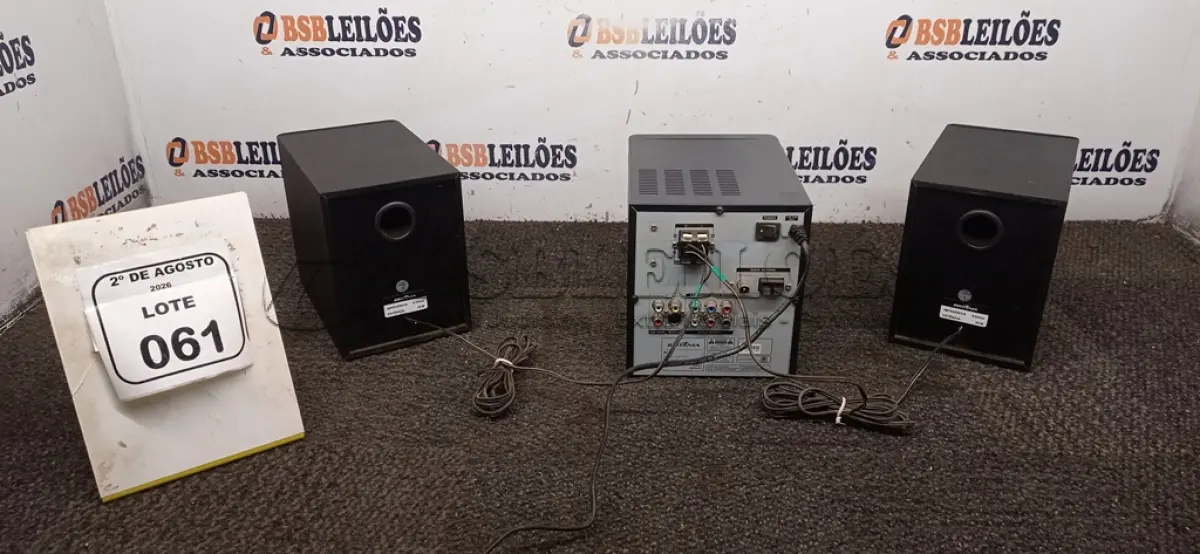 LOTE 061 - 01 MICRO SYSTEM MODELO BS 392 MARCA BRITÂNIA COM 02 CAIXAS. (NO ESTADO) ATENÇÃO! FAZER A VISITAÇÃO ANTES DE ARREMATAR, NÃO SABEMOS SE FUNCIONA, LEILÃO NÃO TEM GARANTIA E NEM DEVOLUÇÃO, SUJEITO A POSSÍVEIS AVARIAS VISÍVEIS/OCULTAS E/OU AUSÊNCIA DE COMPONENTES.