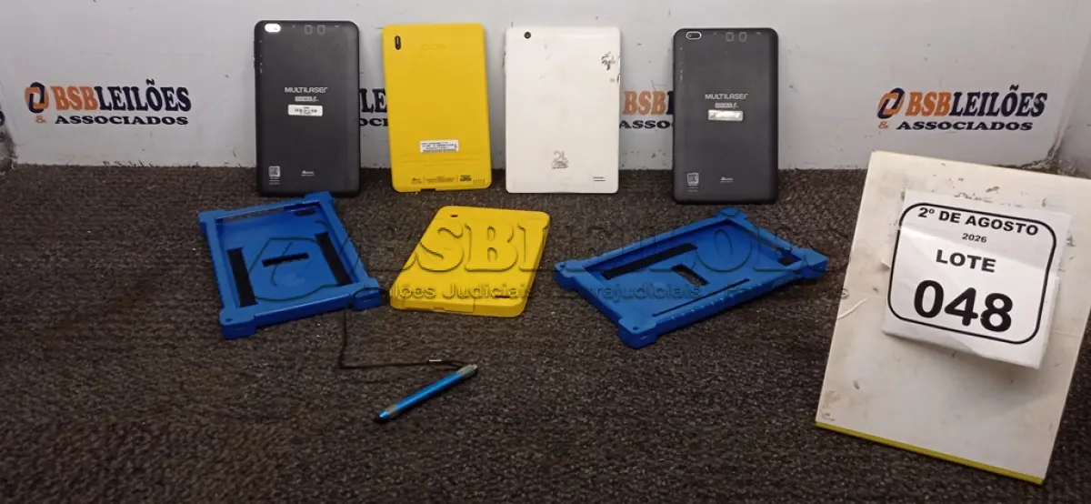 LOTE 048 - 04 TABLETS DE MARCAS E MODELOS DIVERSOS SEM FONTE. (NO ESTADO) ATENÇÃO! FAZER A VISITAÇÃO ANTES DE ARREMATAR, NÃO SABEMOS SE FUNCIONA, LEILÃO NÃO TEM GARANTIA E NEM DEVOLUÇÃO, SUJEITO A POSSÍVEIS AVARIAS VISÍVEIS/OCULTAS E/OU AUSÊNCIA DE COMPONENTES.