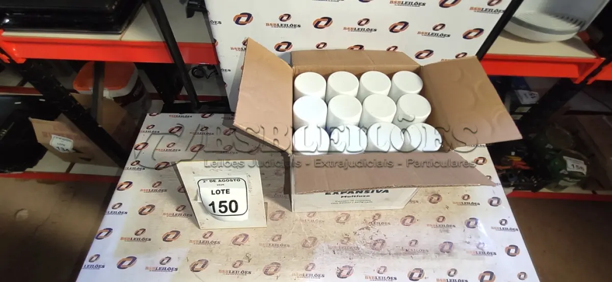LOTE 150 - 12 UNIDADES DE ESPUMA PU EXPANSIVA MULTIUSO DE 500ML CADA MARCA EIXO NOBRE. (NO ESTADO) ATENÇÃO! FAZER A VISITAÇÃO ANTES DE ARREMATAR, NÃO SABEMOS SE FUNCIONA, LEILÃO NÃO TEM GARANTIA E NEM DEVOLUÇÃO, SUJEITO A POSSÍVEIS AVARIAS VISÍVEIS/OCULTAS E/OU AUSÊNCIA DE COMPONENTES.