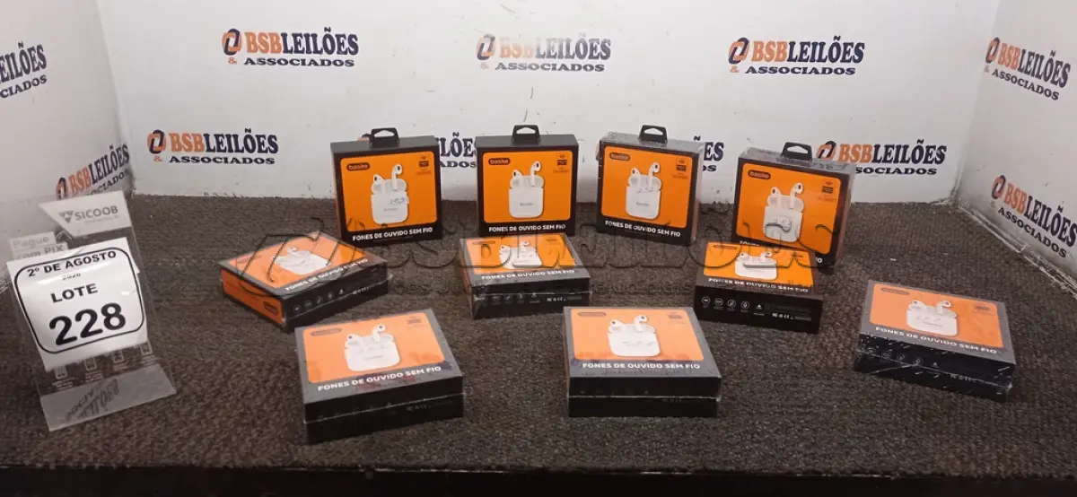 LOTE 228 - 10 FONES DE OUVIDO SEM FIO MARCA BASIKE. (NO ESTADO) ATENÇÃO! FAZER A VISITAÇÃO ANTES DE ARREMATAR, NÃO SABEMOS SE FUNCIONA, LEILÃO NÃO TEM GARANTIA E NEM DEVOLUÇÃO, SUJEITO A POSSÍVEIS AVARIAS VISÍVEIS/OCULTAS E/OU AUSÊNCIA DE COMPONENTES.