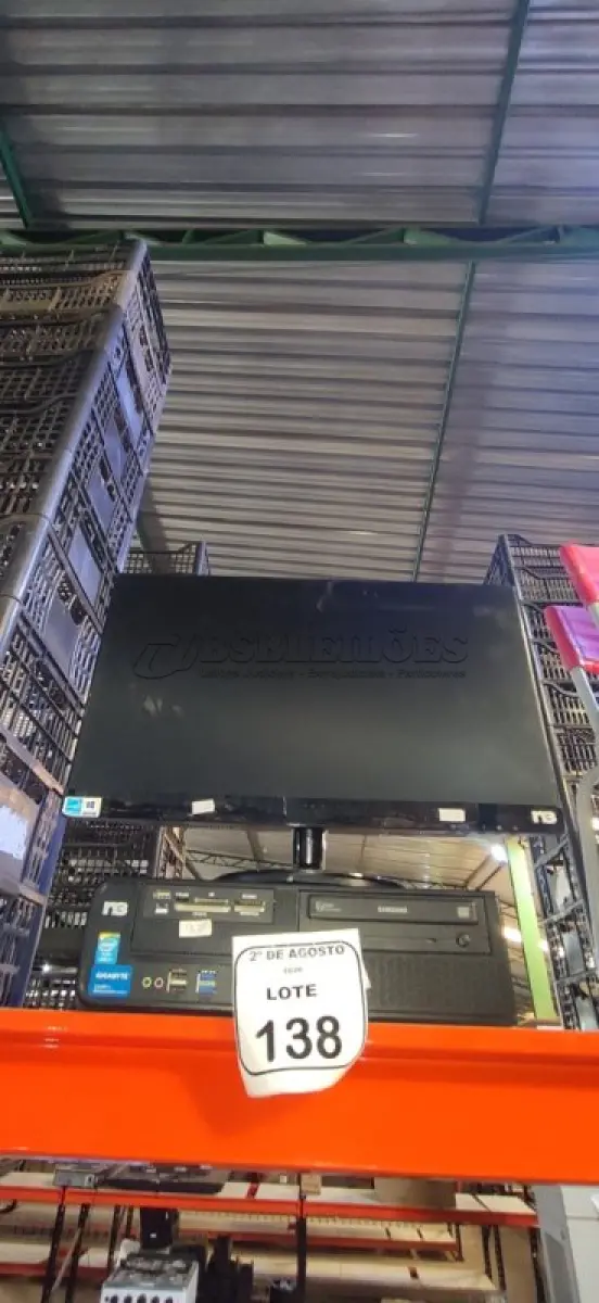 LOTE 138 - 01 MONITOR MARCA AOC E 01 CPU MARCA SAMSUNG. (NO ESTADO) ATENÇÃO! FAZER A VISITAÇÃO ANTES DE ARREMATAR, NÃO SABEMOS SE FUNCIONA, LEILÃO NÃO TEM GARANTIA E NEM DEVOLUÇÃO, SUJEITO A POSSÍVEIS AVARIAS VISÍVEIS/OCULTAS E/OU AUSÊNCIA DE COMPONENTES.