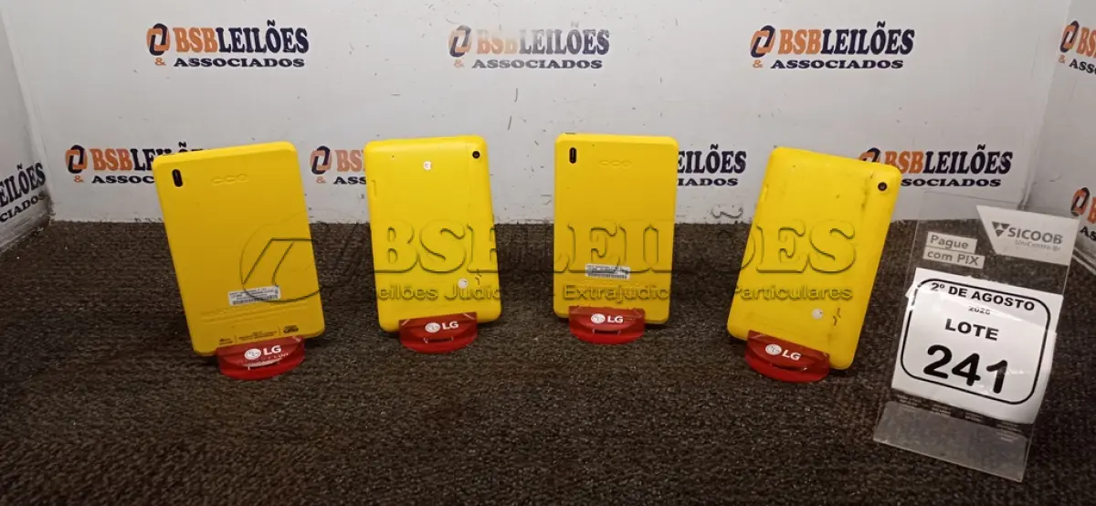 LOTE 241 - 04 TABLETS SEM FONTE. (NO ESTADO) ATENÇÃO! FAZER A VISITAÇÃO ANTES DE ARREMATAR, NÃO SABEMOS SE FUNCIONA, LEILÃO NÃO TEM GARANTIA E NEM DEVOLUÇÃO, SUJEITO A POSSÍVEIS AVARIAS VISÍVEIS/OCULTAS E/OU AUSÊNCIA DE COMPONENTES.