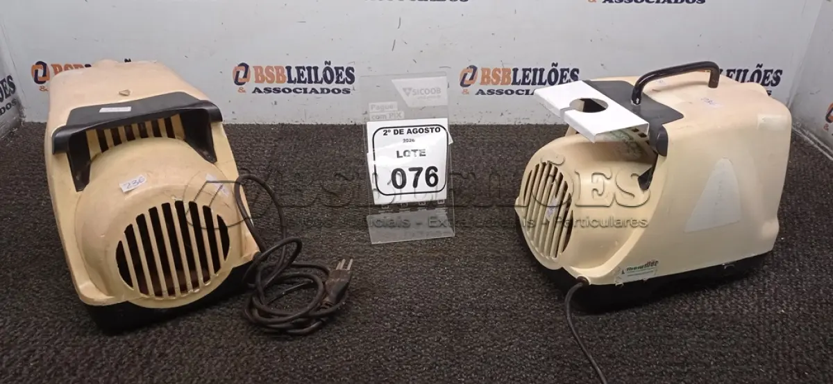 LOTE 076 - 02 ASPIRADORES CIRÚRGICOS INCOMPLETOS. (NO ESTADO) ATENÇÃO! FAZER A VISITAÇÃO ANTES DE ARREMATAR, NÃO SABEMOS SE FUNCIONA, LEILÃO NÃO TEM GARANTIA E NEM DEVOLUÇÃO, SUJEITO A POSSÍVEIS AVARIAS VISÍVEIS/OCULTAS E/OU AUSÊNCIA DE COMPONENTES.
