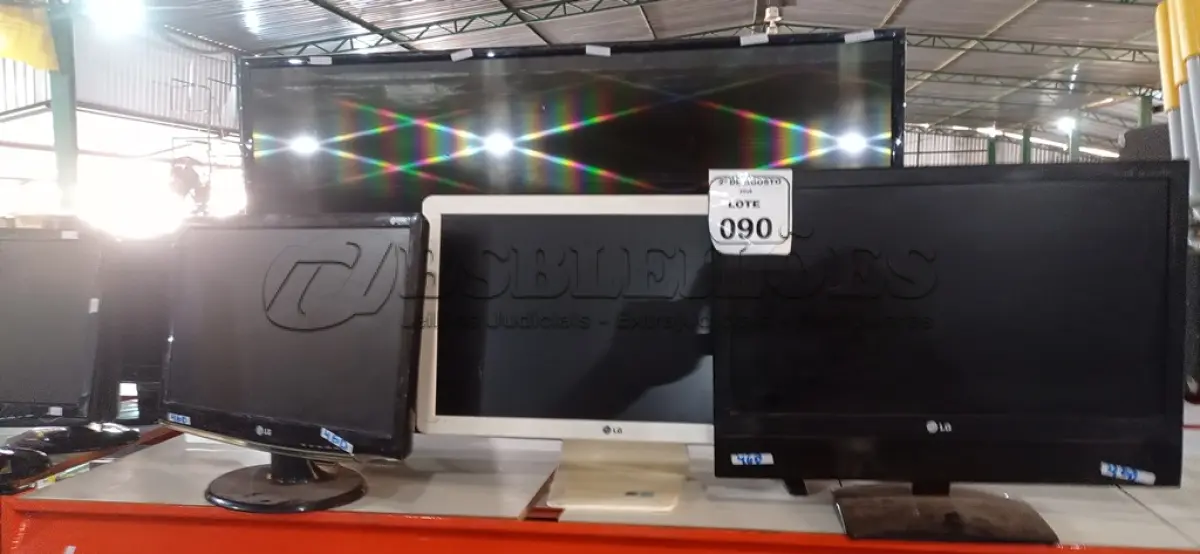LOTE 090 - 01 TV 42’’ MARCA LG PARA RETIRADA DE PEÇAS E 03 MONITORES MARCA LG. (NO ESTADO) ATENÇÃO! FAZER A VISITAÇÃO ANTES DE ARREMATAR, NÃO SABEMOS SE FUNCIONA, LEILÃO NÃO TEM GARANTIA E NEM DEVOLUÇÃO, SUJEITO A POSSÍVEIS AVARIAS VISÍVEIS/OCULTAS E/OU AUSÊNCIA DE COMPONENTES.