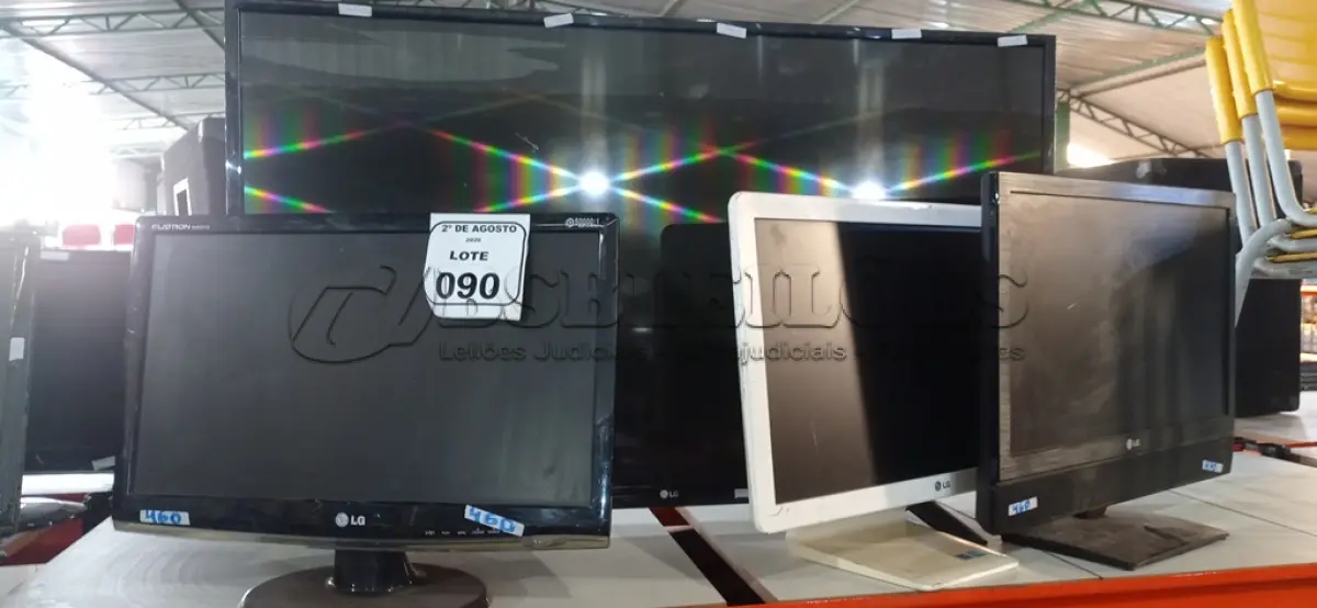 LOTE 090 - 01 TV 42’’ MARCA LG PARA RETIRADA DE PEÇAS E 03 MONITORES MARCA LG. (NO ESTADO) ATENÇÃO! FAZER A VISITAÇÃO ANTES DE ARREMATAR, NÃO SABEMOS SE FUNCIONA, LEILÃO NÃO TEM GARANTIA E NEM DEVOLUÇÃO, SUJEITO A POSSÍVEIS AVARIAS VISÍVEIS/OCULTAS E/OU AUSÊNCIA DE COMPONENTES.