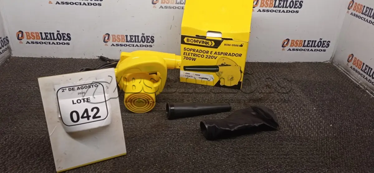 LOTE 042 - 01 SOPRADOR E ASPIRADOR 220V 700W MARCA BOMVINK. (NO ESTADO) ATENÇÃO! FAZER A VISITAÇÃO ANTES DE ARREMATAR, NÃO SABEMOS SE FUNCIONA, LEILÃO NÃO TEM GARANTIA E NEM DEVOLUÇÃO, SUJEITO A POSSÍVEIS AVARIAS VISÍVEIS/OCULTAS E/OU AUSÊNCIA DE COMPONENTES.