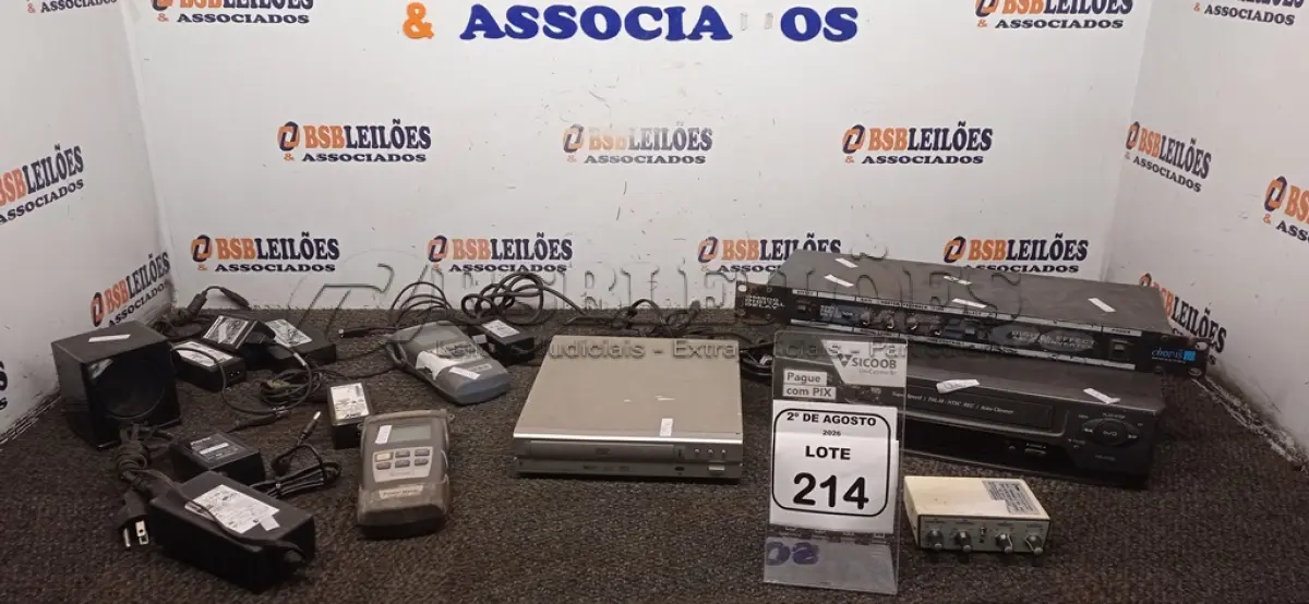 LOTE 214 - 01 APARELHO DVD, 01 APARELHO DE VÍDEO CASSETE, 01 DELAY DIGITAL E 06 FONTES DE MARCAS E MODELOS DIVERSOS. (NO ESTADO) ATENÇÃO! FAZER A VISITAÇÃO ANTES DE ARREMATAR, NÃO SABEMOS SE FUNCIONA, LEILÃO NÃO TEM GARANTIA E NEM DEVOLUÇÃO, SUJEITO A POSSÍVEIS AVARIAS VISÍVEIS/OCULTAS E/OU AUSÊNCIA DE COMPONENTES.