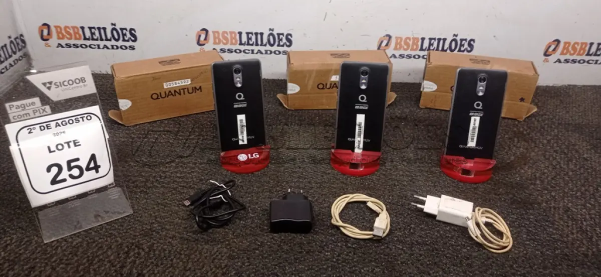 LOTE 254 - 03 CELULARES MARCA QUANTUM. (NO ESTADO) ATENÇÃO! FAZER A VISITAÇÃO ANTES DE ARREMATAR, NÃO SABEMOS SE FUNCIONA, LEILÃO NÃO TEM GARANTIA E NEM DEVOLUÇÃO, SUJEITO A POSSÍVEIS AVARIAS VISÍVEIS/OCULTAS E/OU AUSÊNCIA DE COMPONENTES.