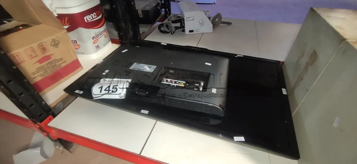 LOTE 145 - 01 TV 32’’ MARCA CCE E 01 MONITOR 22’’ MARCA SAMSUNG. (NO ESTADO) ATENÇÃO! FAZER A VISITAÇÃO ANTES DE ARREMATAR, NÃO SABEMOS SE FUNCIONA, LEILÃO NÃO TEM GARANTIA E NEM DEVOLUÇÃO, SUJEITO A POSSÍVEIS AVARIAS VISÍVEIS/OCULTAS E/OU AUSÊNCIA DE COMPONENTES.