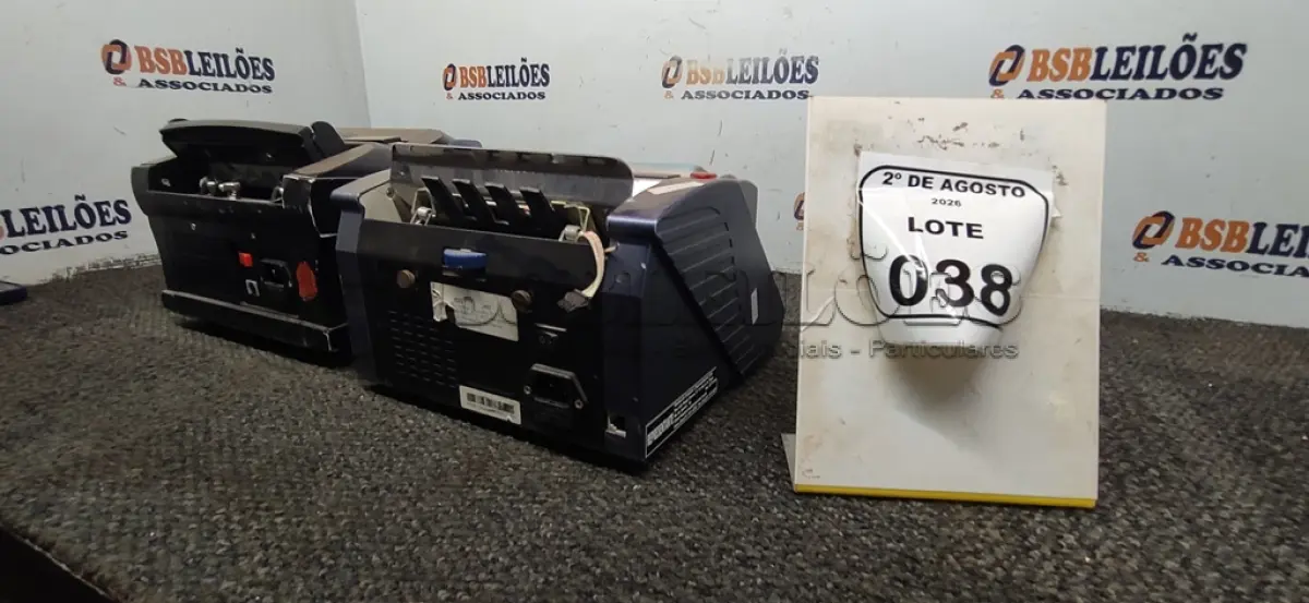 LOTE 038 - 02 MÁQUINAS DE CONTAR CÉDULA. (NO ESTADO) ATENÇÃO! FAZER A VISITAÇÃO ANTES DE ARREMATAR, NÃO SABEMOS SE FUNCIONA, LEILÃO NÃO TEM GARANTIA E NEM DEVOLUÇÃO, SUJEITO A POSSÍVEIS AVARIAS VISÍVEIS/OCULTAS E/OU AUSÊNCIA DE COMPONENTES.