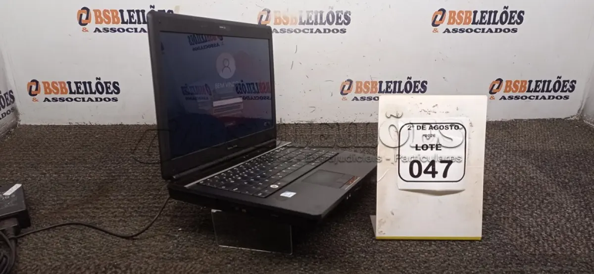 LOTE 047 - 01 NOTEBOOK MARCA POSITIVO COM FONTE. (NO ESTADO) ATENÇÃO! FAZER A VISITAÇÃO ANTES DE ARREMATAR, NÃO SABEMOS SE FUNCIONA, LEILÃO NÃO TEM GARANTIA E NEM DEVOLUÇÃO, SUJEITO A POSSÍVEIS AVARIAS VISÍVEIS/OCULTAS E/OU AUSÊNCIA DE COMPONENTES.