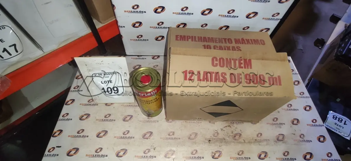 LOTE 109 - 12 LATAS DE REMOVEDORES DE TINTAS E TEXTURA DE 900ML CADA. (NO ESTADO) ATENÇÃO! FAZER A VISITAÇÃO ANTES DE ARREMATAR, NÃO SABEMOS SE FUNCIONA, LEILÃO NÃO TEM GARANTIA E NEM DEVOLUÇÃO, SUJEITO A POSSÍVEIS AVARIAS VISÍVEIS/OCULTAS E/OU AUSÊNCIA DE COMPONENTES.
