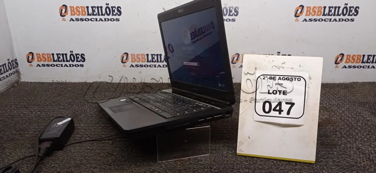 LOTE 047 - 01 NOTEBOOK MARCA POSITIVO COM FONTE. (NO ESTADO) ATENÇÃO! FAZER A VISITAÇÃO ANTES DE ARREMATAR, NÃO SABEMOS SE FUNCIONA, LEILÃO NÃO TEM GARANTIA E NEM DEVOLUÇÃO, SUJEITO A POSSÍVEIS AVARIAS VISÍVEIS/OCULTAS E/OU AUSÊNCIA DE COMPONENTES.