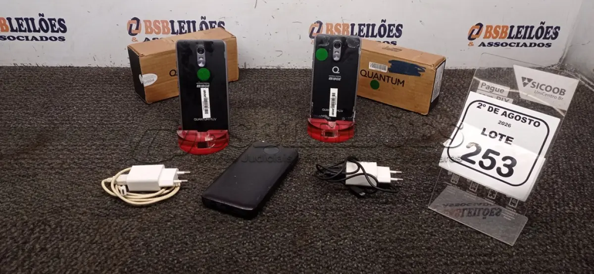 LOTE 253 - 01 POWER BANK E 02 CELULARES. (NO ESTADO) ATENÇÃO! FAZER A VISITAÇÃO ANTES DE ARREMATAR, NÃO SABEMOS SE FUNCIONA, LEILÃO NÃO TEM GARANTIA E NEM DEVOLUÇÃO, SUJEITO A POSSÍVEIS AVARIAS VISÍVEIS/OCULTAS E/OU AUSÊNCIA DE COMPONENTES.