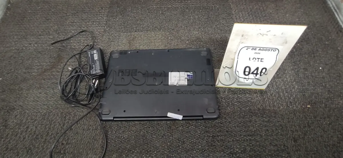 LOTE 040 - 01 NOTEBOOK MARCA POSITIVO COM FONTE. (NO ESTADO) ATENÇÃO! FAZER A VISITAÇÃO ANTES DE ARREMATAR, NÃO SABEMOS SE FUNCIONA, LEILÃO NÃO TEM GARANTIA E NEM DEVOLUÇÃO, SUJEITO A POSSÍVEIS AVARIAS VISÍVEIS/OCULTAS E/OU AUSÊNCIA DE COMPONENTES.