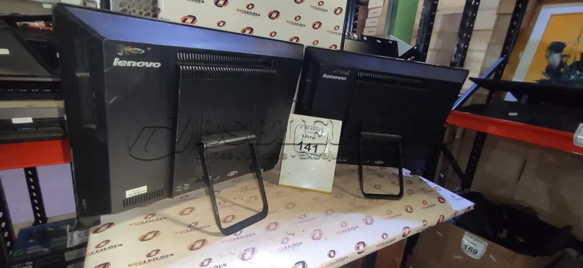 LOTE 141 - 02 ALL IN ONE MARCA LENOVO. (NO ESTADO) ATENÇÃO! FAZER A VISITAÇÃO ANTES DE ARREMATAR, NÃO SABEMOS SE FUNCIONA, LEILÃO NÃO TEM GARANTIA E NEM DEVOLUÇÃO, SUJEITO A POSSÍVEIS AVARIAS VISÍVEIS/OCULTAS E/OU AUSÊNCIA DE COMPONENTES.