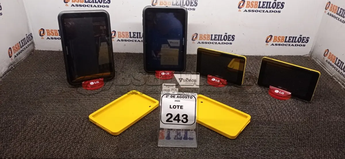 LOTE 243 - 04 TABLETS SEM FONTE. (NO ESTADO) ATENÇÃO! FAZER A VISITAÇÃO ANTES DE ARREMATAR, NÃO SABEMOS SE FUNCIONA, LEILÃO NÃO TEM GARANTIA E NEM DEVOLUÇÃO, SUJEITO A POSSÍVEIS AVARIAS VISÍVEIS/OCULTAS E/OU AUSÊNCIA DE COMPONENTES.