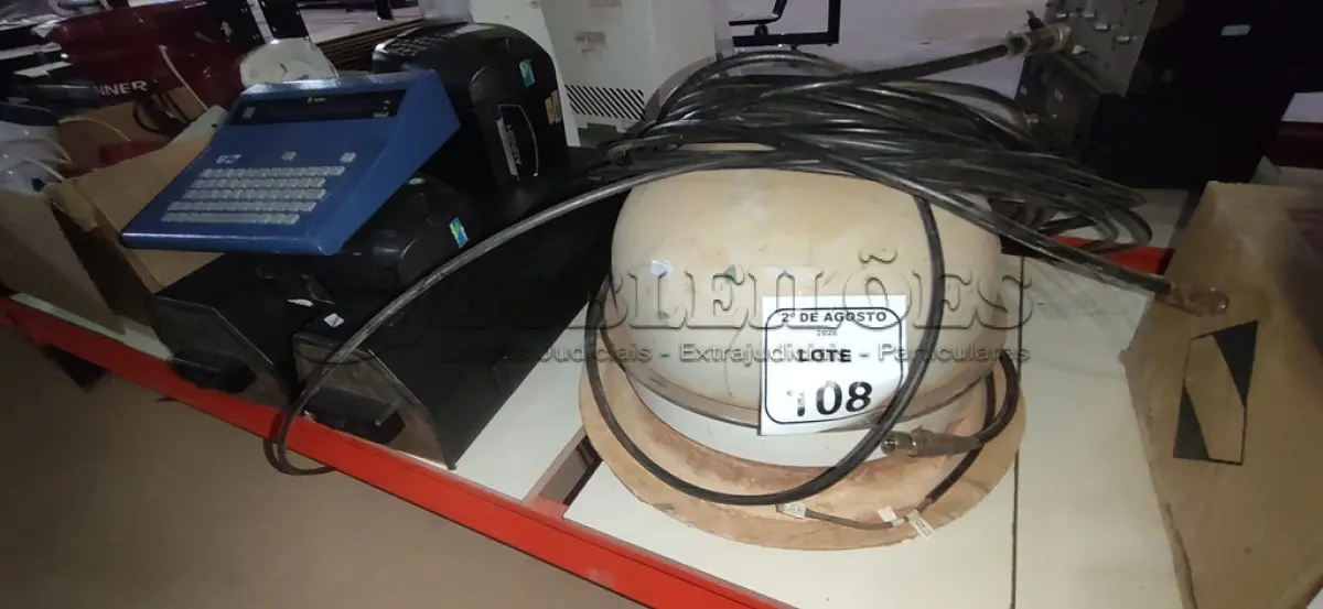 LOTE 108 - 02 TRAVAS ELETROMAGNÉTICA, 02 RELÓGIOS DE PONTO, 01 TERMINAL DE TELECOMUNICAÇÃO E 01 ANTENA DE RASTREIO. (NO ESTADO) ATENÇÃO! FAZER A VISITAÇÃO ANTES DE ARREMATAR, NÃO SABEMOS SE FUNCIONA, LEILÃO NÃO TEM GARANTIA E NEM DEVOLUÇÃO, SUJEITO A POSSÍVEIS AVARIAS VISÍVEIS/OCULTAS E/OU AUSÊNCIA DE COMPONENTES.