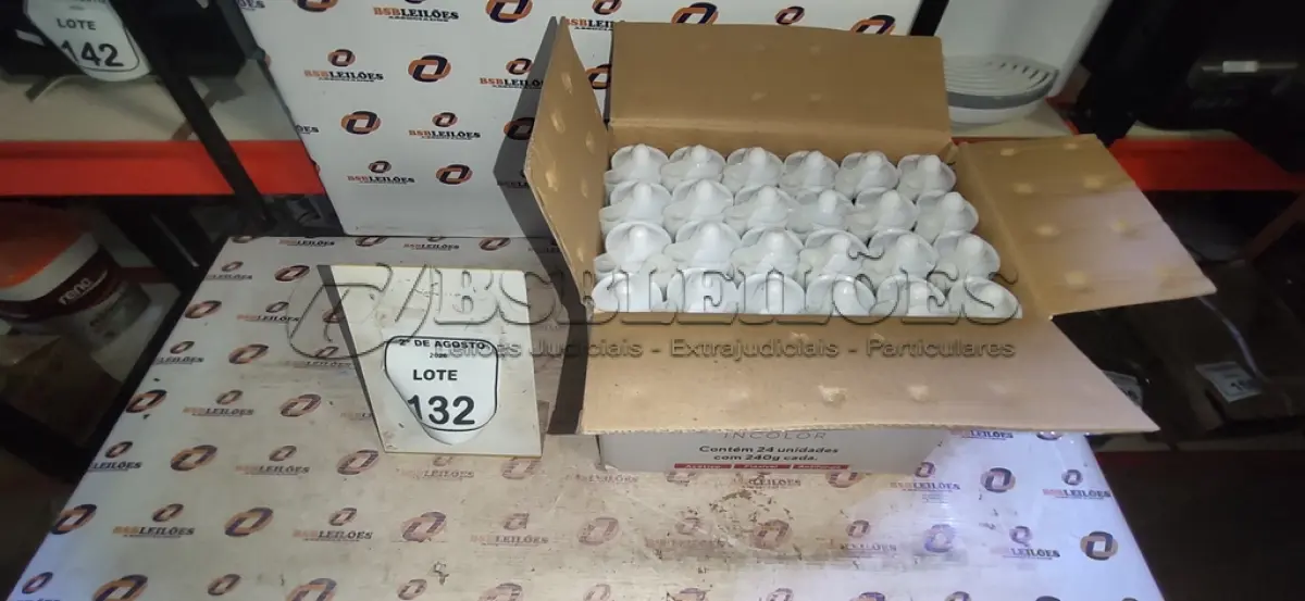 LOTE 132 - 24 UNIDADES DE SILICONE ACÉTICO INCOLOR COM 240G CADA MARCA MONUMENTAL. (NO ESTADO) ATENÇÃO! FAZER A VISITAÇÃO ANTES DE ARREMATAR, NÃO SABEMOS SE FUNCIONA, LEILÃO NÃO TEM GARANTIA E NEM DEVOLUÇÃO, SUJEITO A POSSÍVEIS AVARIAS VISÍVEIS/OCULTAS E/OU AUSÊNCIA DE COMPONENTES.