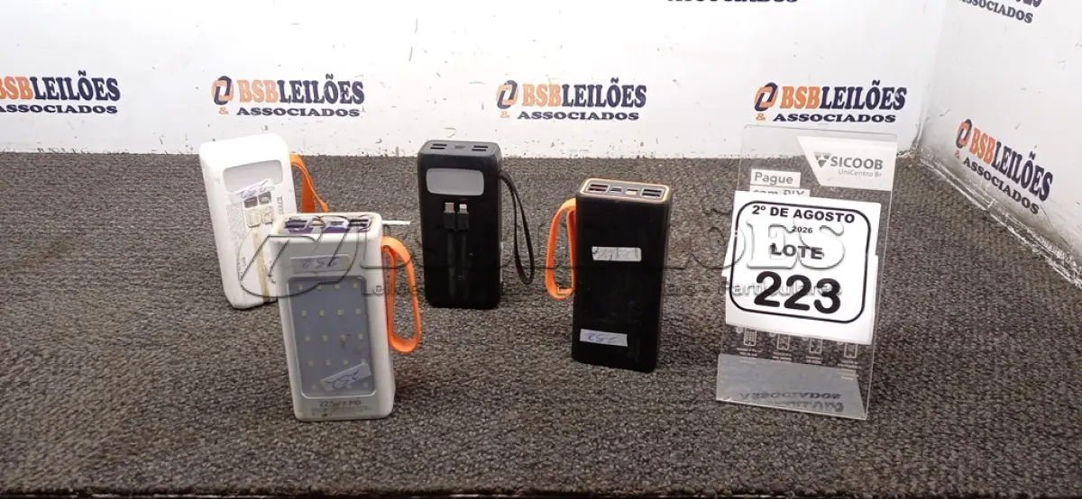 LOTE 223 - 04 POWER BANK DE MARCAS E MODELOS DIVERSOS. (NO ESTADO) ATENÇÃO! FAZER A VISITAÇÃO ANTES DE ARREMATAR, NÃO SABEMOS SE FUNCIONA, LEILÃO NÃO TEM GARANTIA E NEM DEVOLUÇÃO, SUJEITO A POSSÍVEIS AVARIAS VISÍVEIS/OCULTAS E/OU AUSÊNCIA DE COMPONENTES.