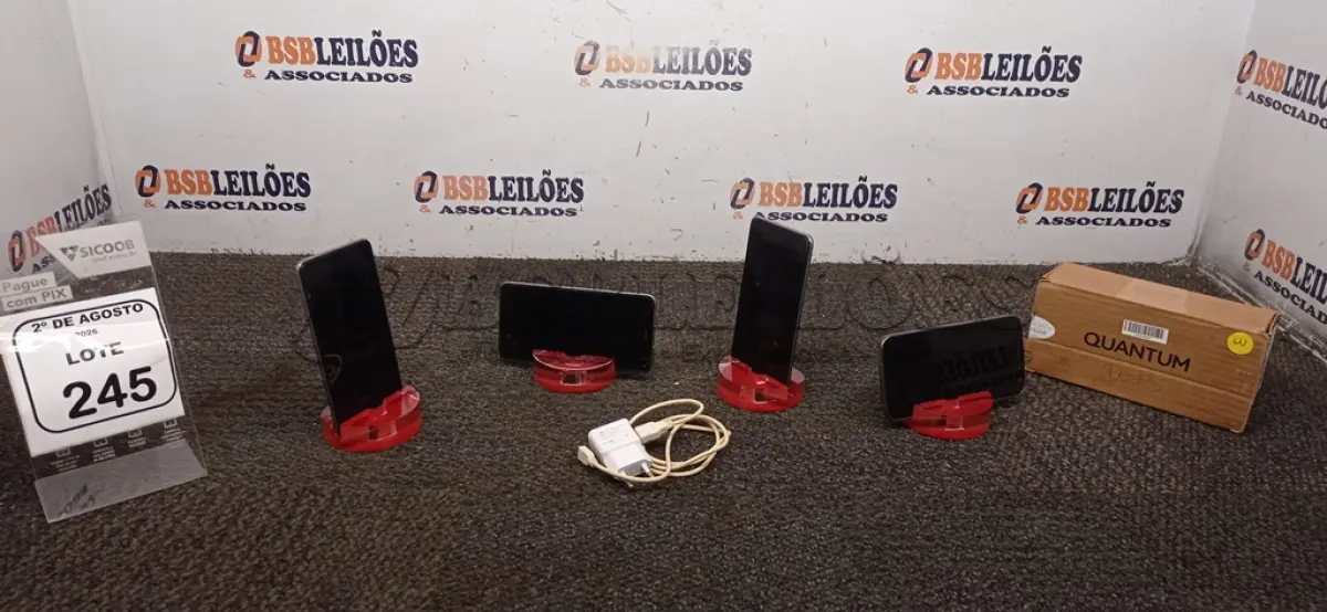 LOTE 245 - 04 CELULARES MARCA QUANTUM. (NO ESTADO) ATENÇÃO! FAZER A VISITAÇÃO ANTES DE ARREMATAR, NÃO SABEMOS SE FUNCIONA, LEILÃO NÃO TEM GARANTIA E NEM DEVOLUÇÃO, SUJEITO A POSSÍVEIS AVARIAS VISÍVEIS/OCULTAS E/OU AUSÊNCIA DE COMPONENTES.