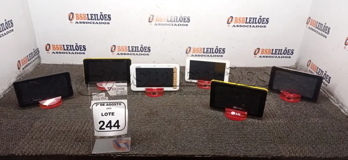 LOTE 244 - 06 TABLETS DE MARCAS E MODELOS DIVERSOS SEM FONTE. (NO ESTADO) ATENÇÃO! FAZER A VISITAÇÃO ANTES DE ARREMATAR, NÃO SABEMOS SE FUNCIONA, LEILÃO NÃO TEM GARANTIA E NEM DEVOLUÇÃO, SUJEITO A POSSÍVEIS AVARIAS VISÍVEIS/OCULTAS E/OU AUSÊNCIA DE COMPONENTES.