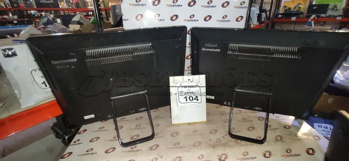 LOTE 104 - 02 ALL IN ONE MARCA LENOVO. (NO ESTADO) ATENÇÃO! FAZER A VISITAÇÃO ANTES DE ARREMATAR, NÃO SABEMOS SE FUNCIONA, LEILÃO NÃO TEM GARANTIA E NEM DEVOLUÇÃO, SUJEITO A POSSÍVEIS AVARIAS VISÍVEIS/OCULTAS E/OU AUSÊNCIA DE COMPONENTES.