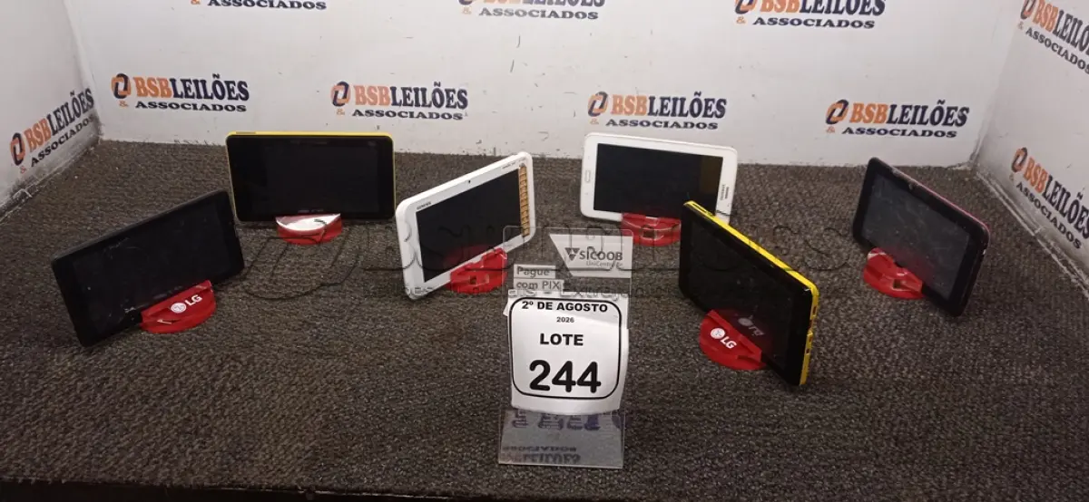LOTE 244 - 06 TABLETS DE MARCAS E MODELOS DIVERSOS SEM FONTE. (NO ESTADO) ATENÇÃO! FAZER A VISITAÇÃO ANTES DE ARREMATAR, NÃO SABEMOS SE FUNCIONA, LEILÃO NÃO TEM GARANTIA E NEM DEVOLUÇÃO, SUJEITO A POSSÍVEIS AVARIAS VISÍVEIS/OCULTAS E/OU AUSÊNCIA DE COMPONENTES.