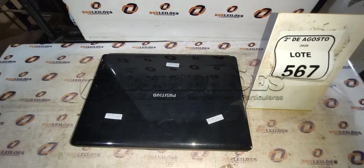 LOTE 567 - 01 NOTEBOOK MARCA POSITIVO SEM FONTE. (NO ESTADO) ATENÇÃO! FAZER A VISITAÇÃO ANTES DE ARREMATAR, NÃO SABEMOS SE FUNCIONA, LEILÃO NÃO TEM GARANTIA E NEM DEVOLUÇÃO, SUJEITO A POSSÍVEIS AVARIAS VISÍVEIS/OCULTAS E/OU AUSÊNCIA DE COMPONENTES.