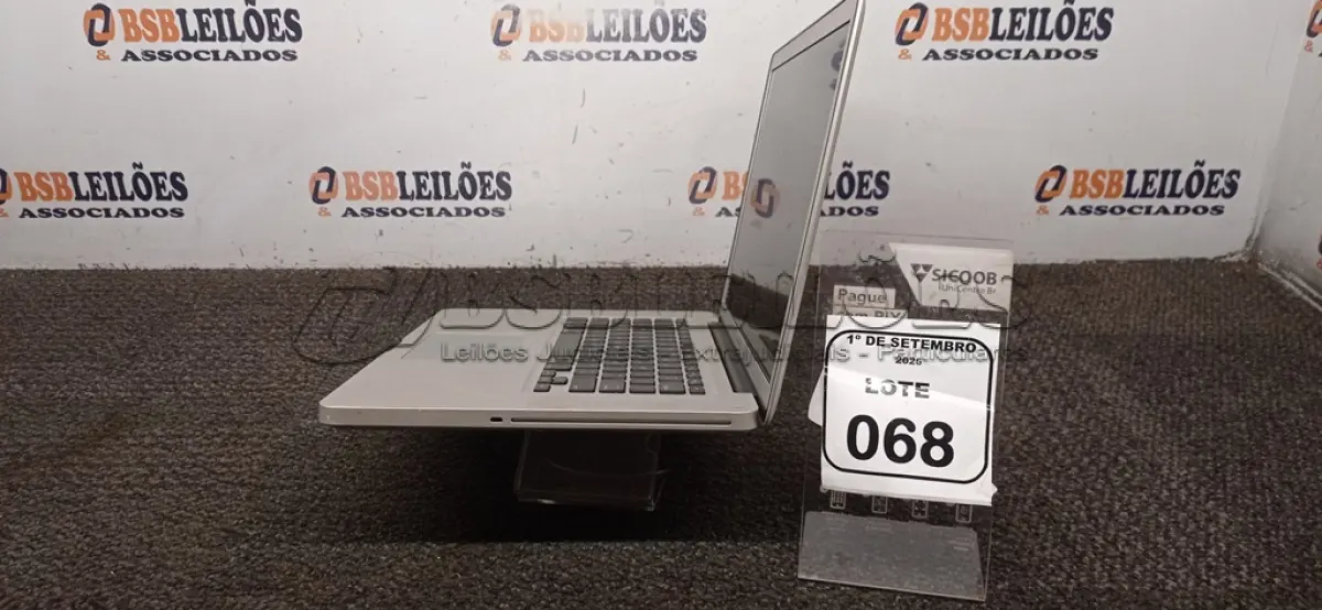 LOTE 068 - 01 MACBOOK APPLE SEM FONTE. (NO ESTADO) ATENÇÃO! FAZER A VISITAÇÃO ANTES DE ARREMATAR, NÃO SABEMOS SE FUNCIONA, LEILÃO NÃO TEM GARANTIA E NEM DEVOLUÇÃO, SUJEITO A POSSÍVEIS AVARIAS VISÍVEIS/OCULTAS E/OU AUSÊNCIA DE COMPONENTES.