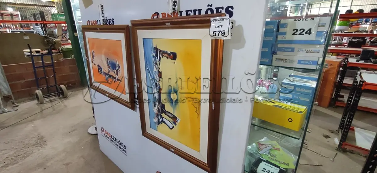 LOTE 579 - 02 QUADROS DE PINTURA DECORATIVO. (NO ESTADO) ATENÇÃO! FAZER A VISITAÇÃO ANTES DE ARREMATAR, NÃO SABEMOS SE FUNCIONA, LEILÃO NÃO TEM GARANTIA E NEM DEVOLUÇÃO, SUJEITO A POSSÍVEIS AVARIAS VISÍVEIS/OCULTAS E/OU AUSÊNCIA DE COMPONENTES.