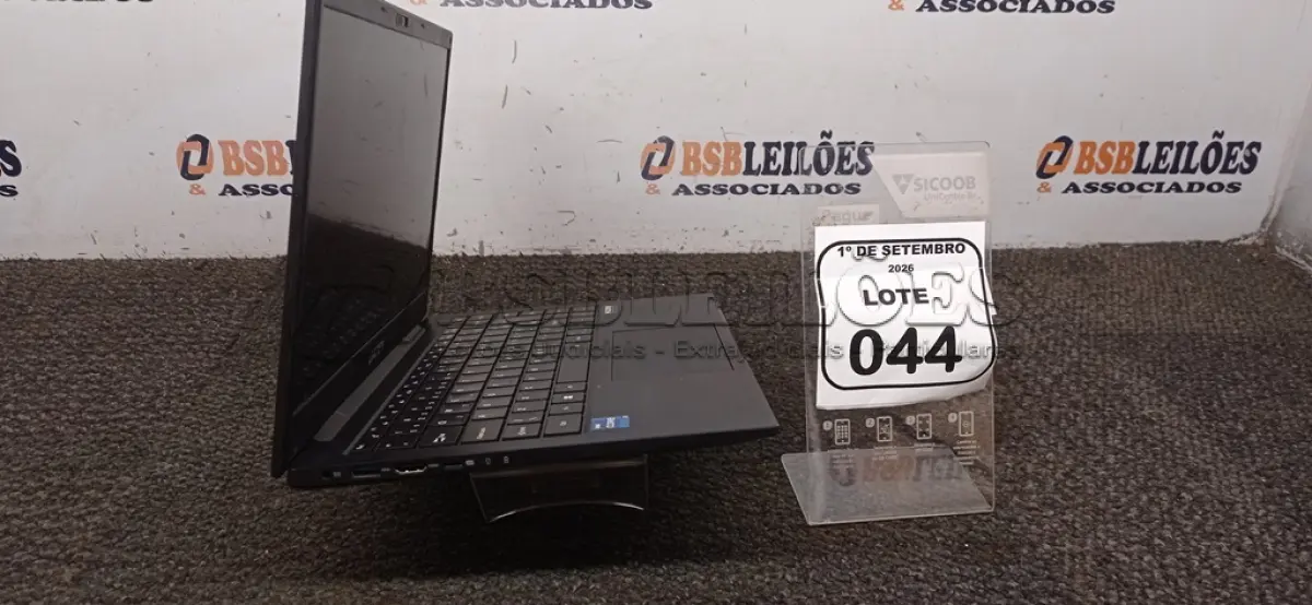 LOTE 044 - 01 NOTEBOOK MARCA DATEN SEM FONTE. (NO ESTADO) ATENÇÃO! FAZER A VISITAÇÃO ANTES DE ARREMATAR, NÃO SABEMOS SE FUNCIONA, LEILÃO NÃO TEM GARANTIA E NEM DEVOLUÇÃO, SUJEITO A POSSÍVEIS AVARIAS VISÍVEIS/OCULTAS E/OU AUSÊNCIA DE COMPONENTES.